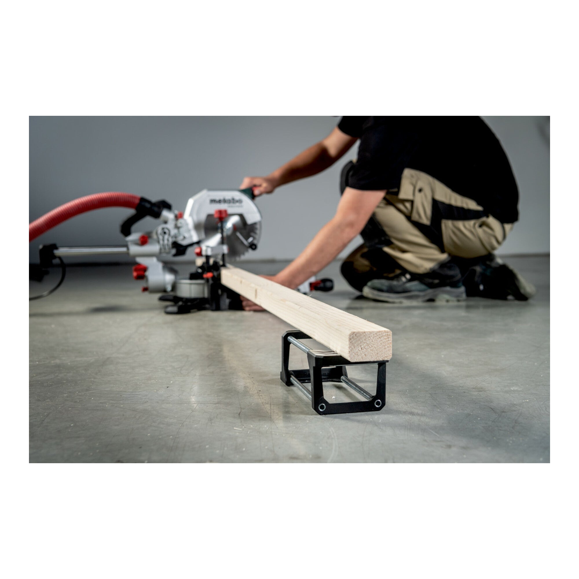 Metabo Kappsäge KGS 216 M (613216000) mit Zugfunktion, im Karton