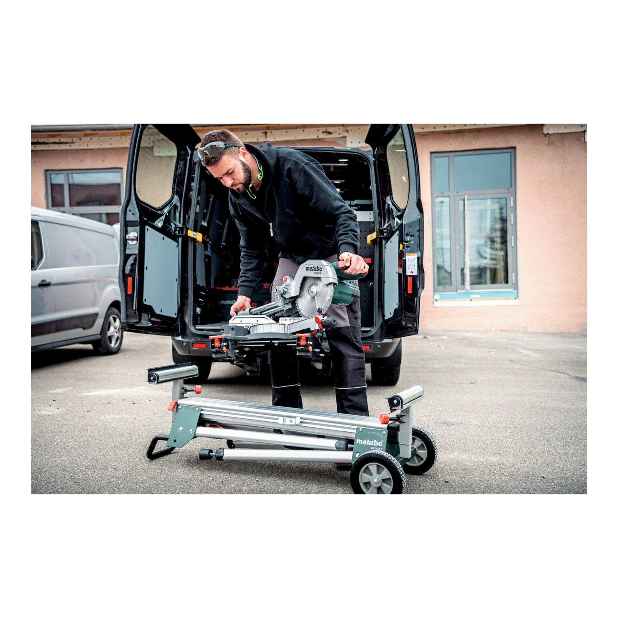Metabo Kappsäge KGS 254 M (613254000) mit Zugfunktion, im Karton