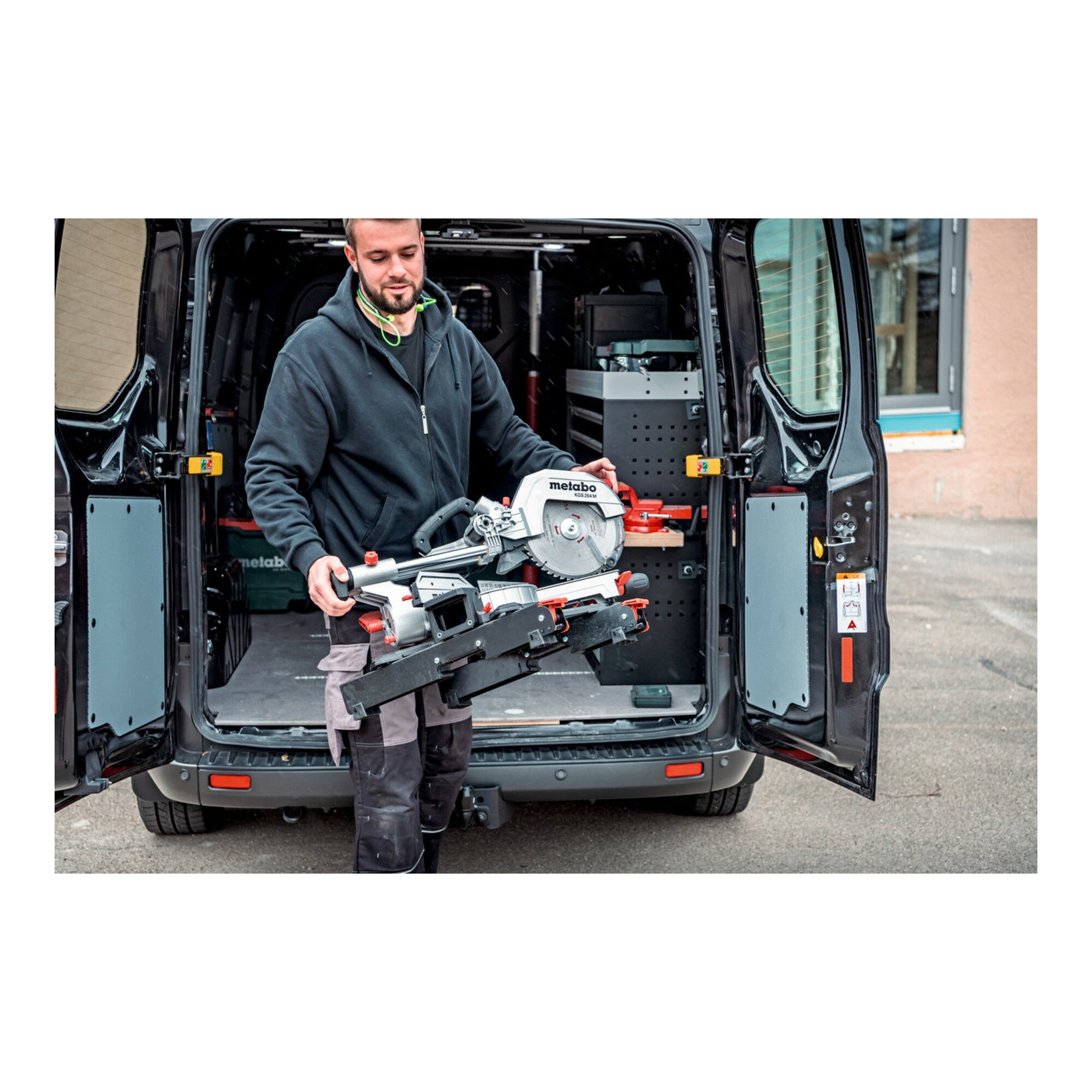 Metabo Kappsäge KGS 254 M (613254000) mit Zugfunktion, im Karton