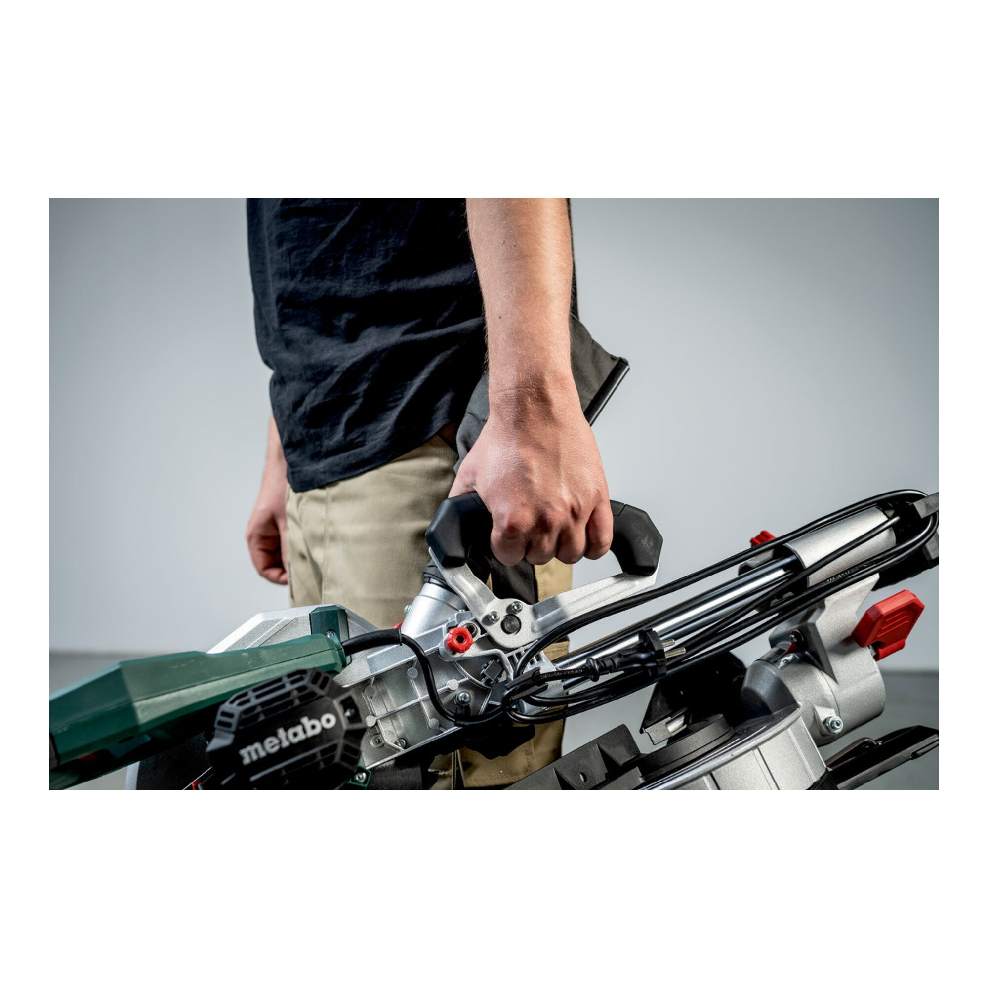 Metabo Kappsäge KGS 254 M (613254000) mit Zugfunktion, im Karton