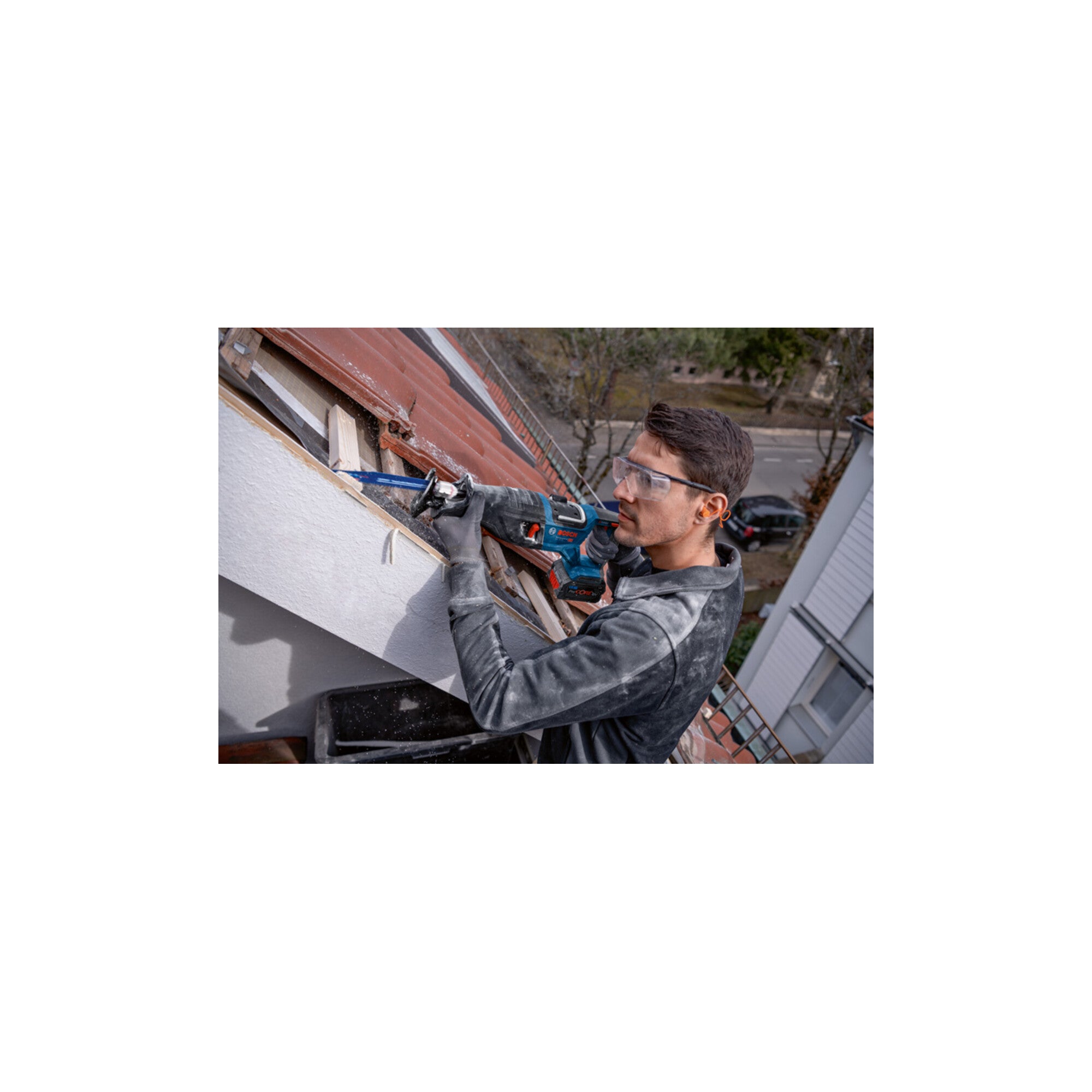 Bosch Akku-Säbelsäge GSA 18V-28 mit L-BOXX