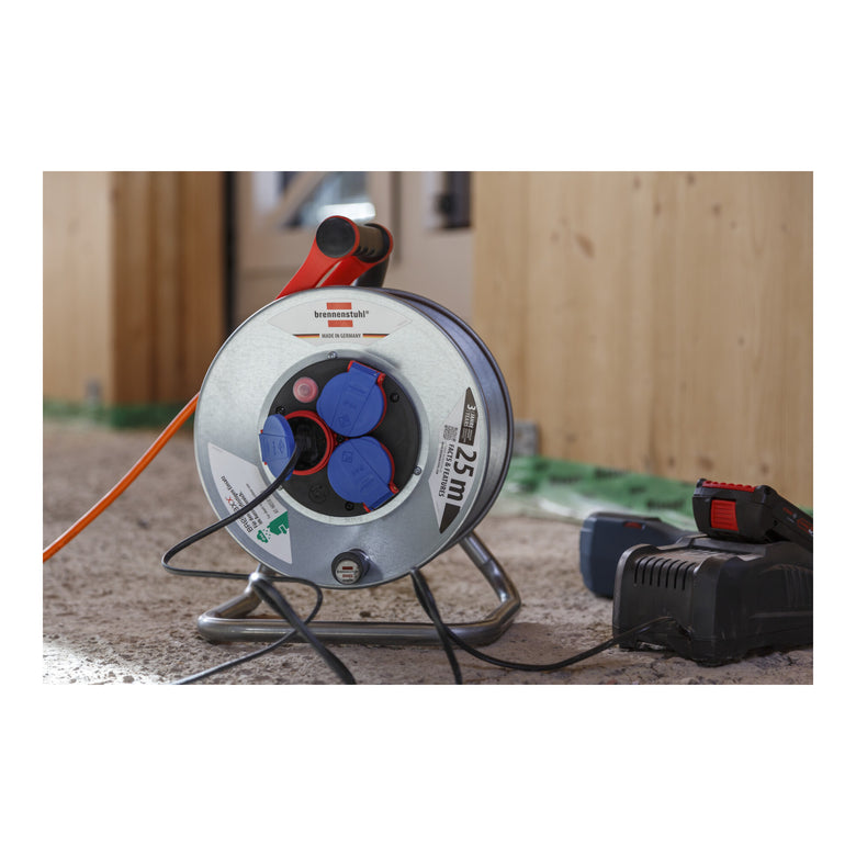 Brennenstuhl Garant S IP44 Kabeltrommel, 25m Kabel in orange