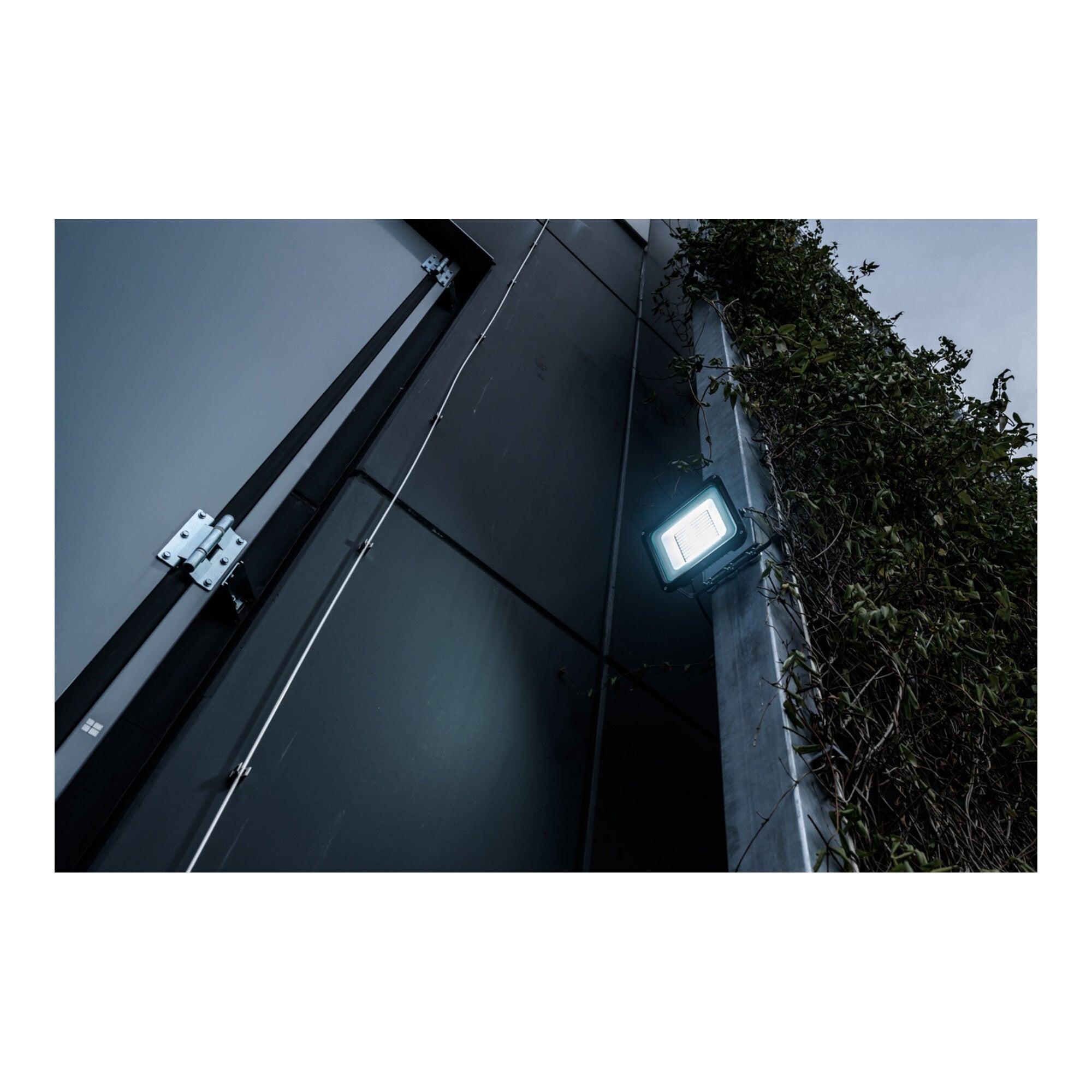 Brennenstuhl LED Strahler JARO 14060 / LED-Leuchte 100W für außen
