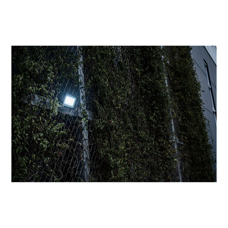 Brennenstuhl LED Strahler JARO 20060 / LED-Leuchte 150W für außen