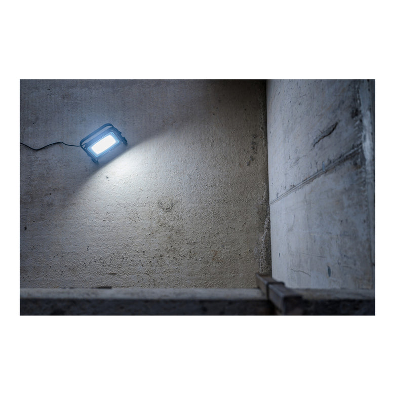 Brennenstuhl Mobiler LED Strahler JARO 20060 M / LED-Leuchte 150W für außen