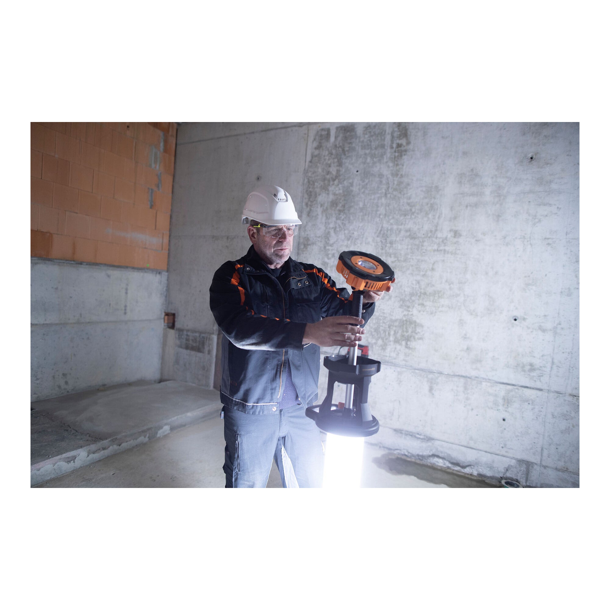 Brennenstuhl professionalLINE 360° LED Baustrahler TU 23050 M 23700lm+3200lm