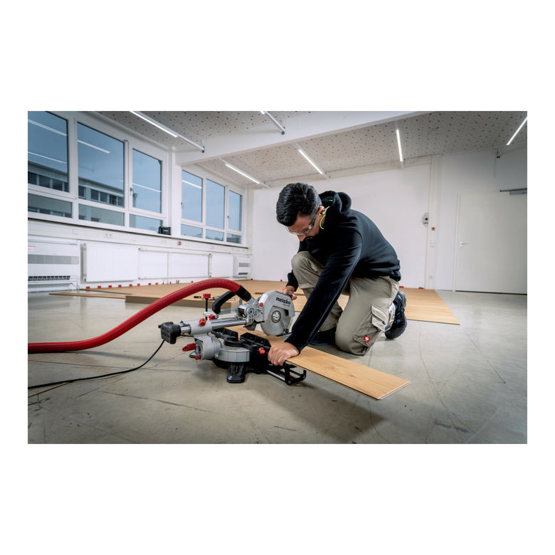 Metabo Kappsäge KGS 216 M (613216000) mit Zugfunktion, im Karton