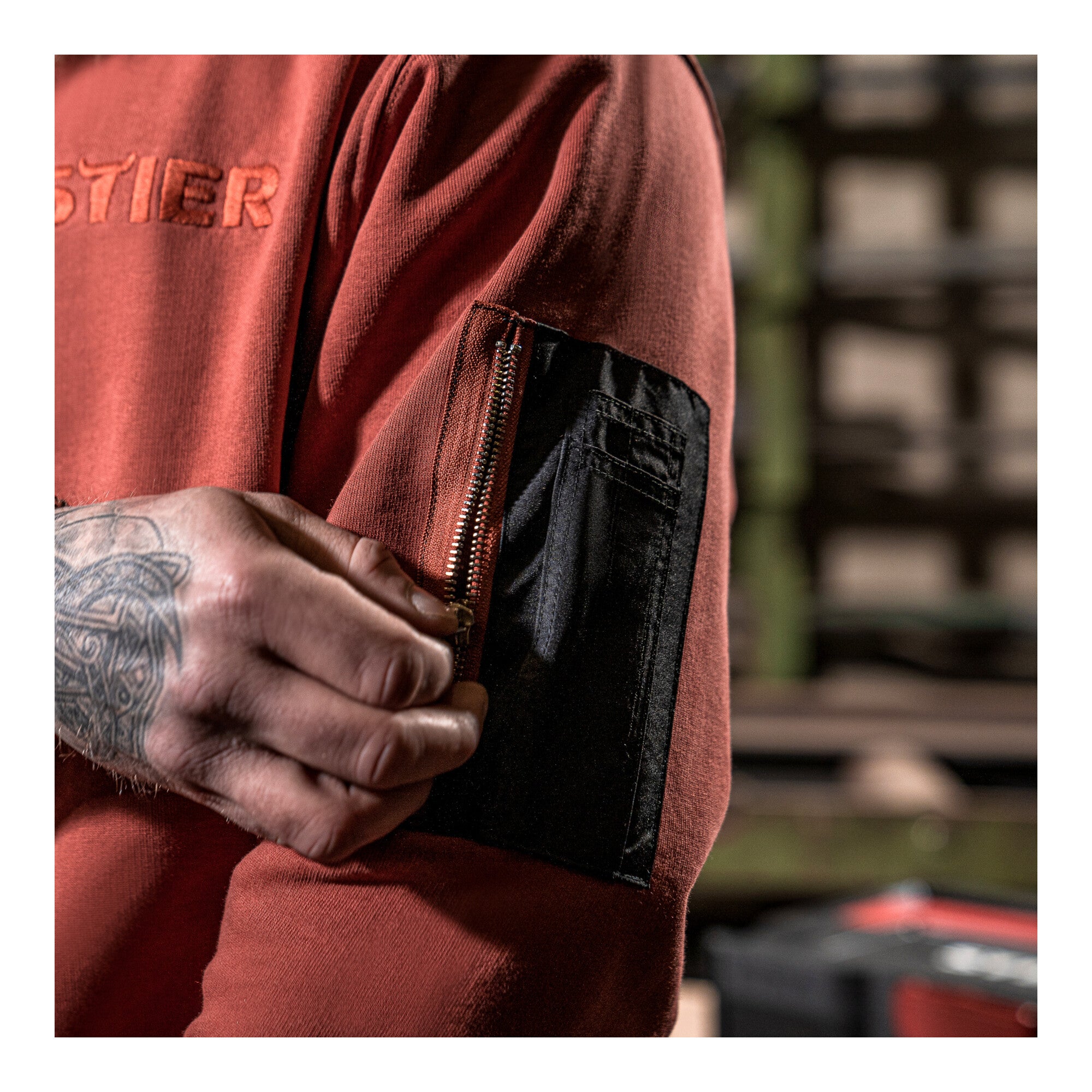 STIER Oversized Zip Sweater Functional Pocket organic cotton L Black