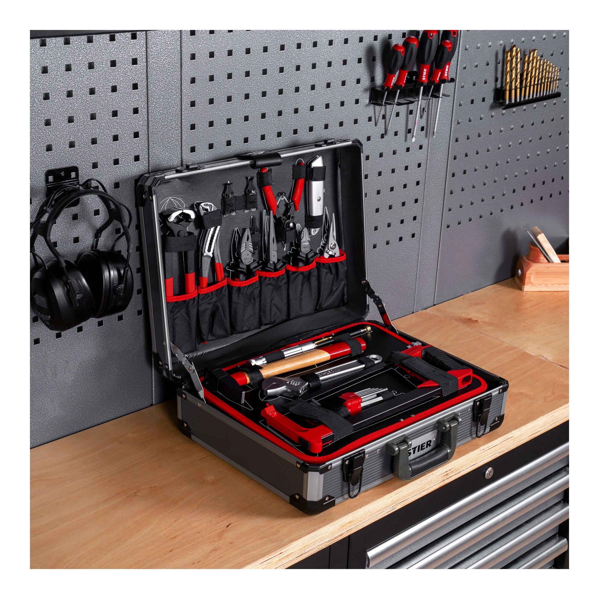 STIER Universal Werkzeugkoffer 144 teilig bestückt Werkzeug Koffer aus Aluminium